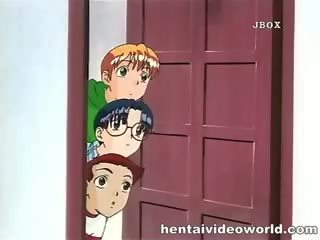 Adoleshent anime i ri në e pisët derdhje e shumfishtë në fytyrë