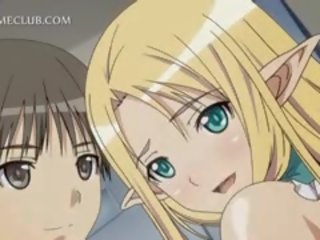 Blondine anime fairy op hakken klappen en eikels hard phallus