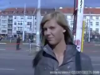 Tjekkisk gater ilona tar kontanter til offentlig x karakter video
